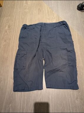 Men's Cargo Shorts in Dark Navy – Casual Utility Style